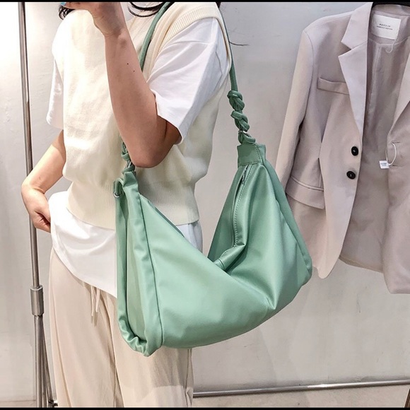 Casual Shoulder Large Capacity Hand Bag - Picture 8 of 8